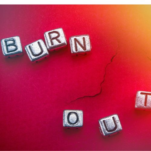 l'hypnotherapie dans la gestion du stress et du burn-out